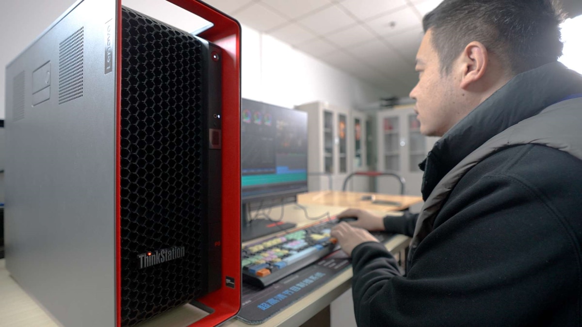 Dayang Employee with Lenovo Thinkstation P8 Workstation Dayang Employee with Lenovo Thinkstation P8 Workstation