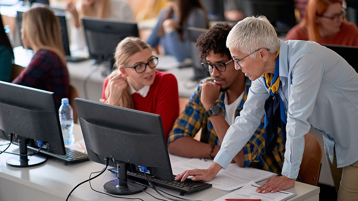 Teaching students 占位符